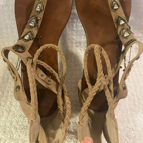 Size 11 - Jellypop - Tan Gladiator-like Sandals - Picture 8 of 8
